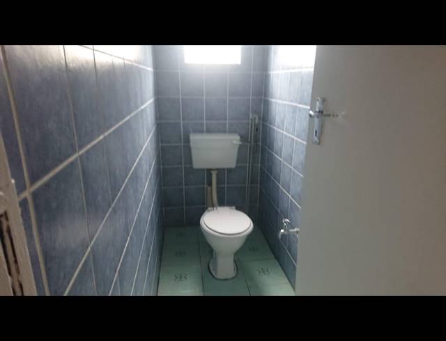 2 BEDROOM FLAT RENTED IN LENNOXTON